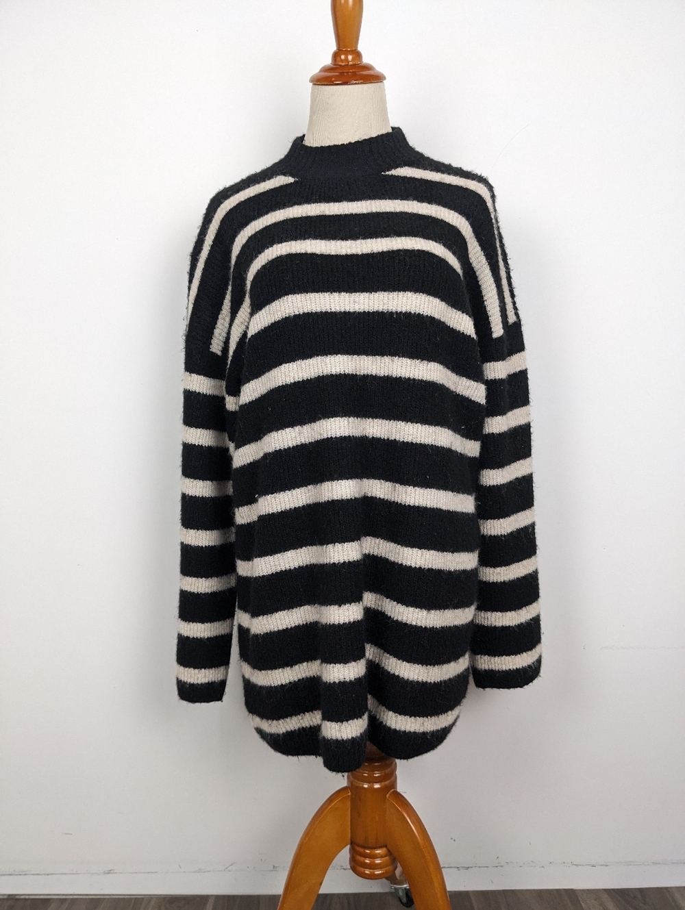 H&M Women's Tunic Sweater Black and White Striped Wool Blend Size Small